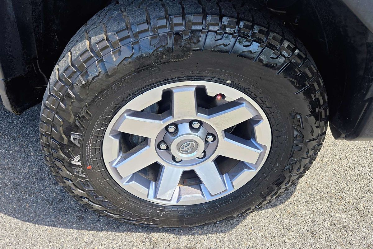 2016 Toyota FJ Cruiser  GSJ15R