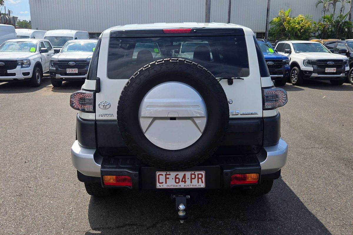 2016 Toyota FJ Cruiser  GSJ15R