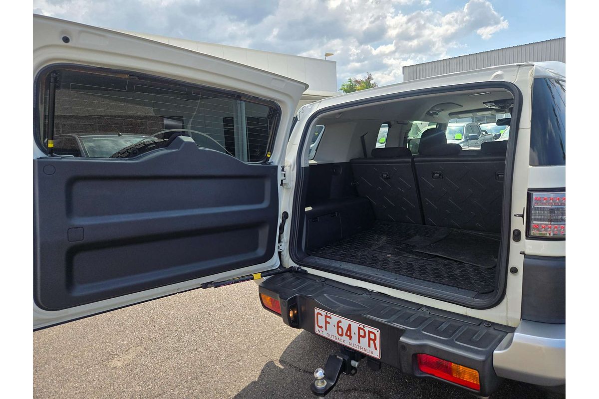 2016 Toyota FJ Cruiser  GSJ15R
