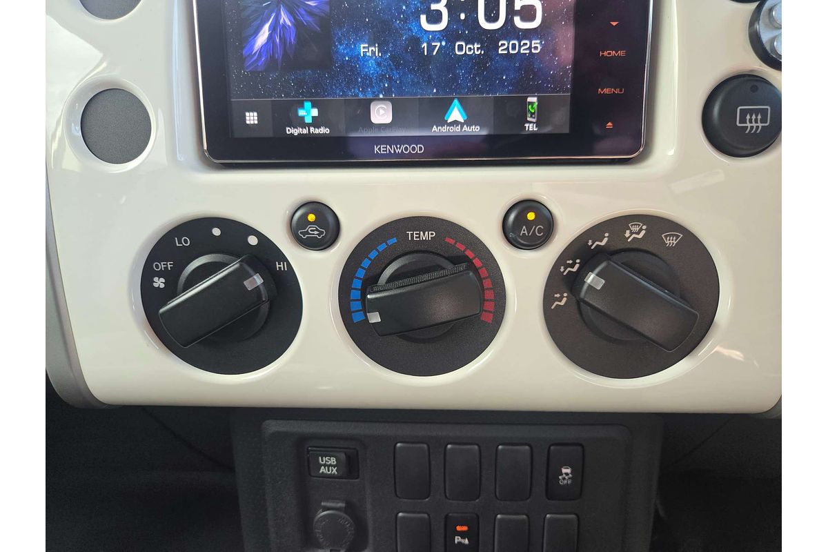 2016 Toyota FJ Cruiser  GSJ15R