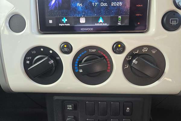 2016 Toyota FJ Cruiser  GSJ15R