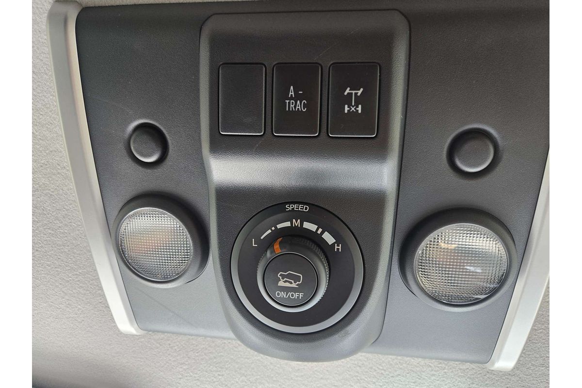 2016 Toyota FJ Cruiser  GSJ15R