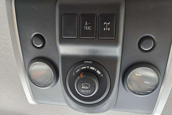 2016 Toyota FJ Cruiser  GSJ15R