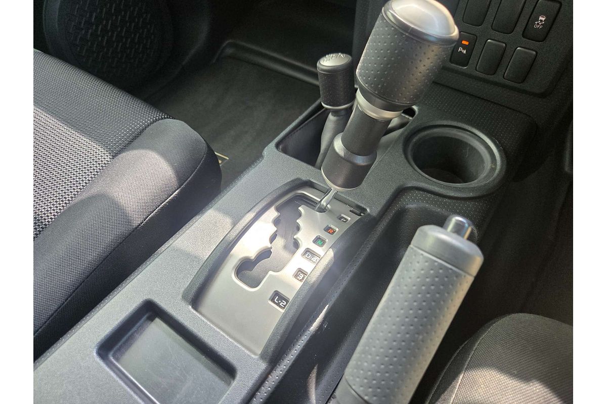 2016 Toyota FJ Cruiser  GSJ15R