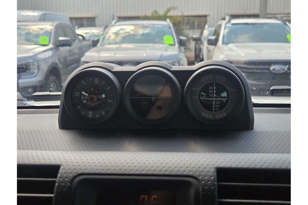 2016 Toyota FJ Cruiser  GSJ15R