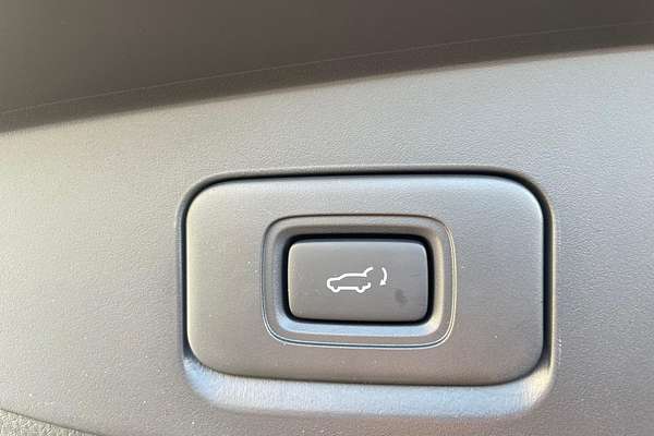 2025 Isuzu MU-X LS-T