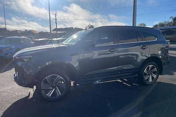 2025 Isuzu MU-X LS-T