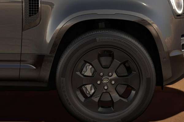 2024 Land Rover Defender 110 P400e X-Dynamic SE L663