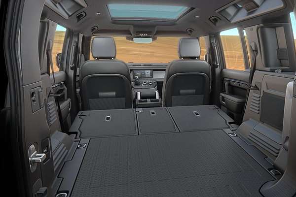 2024 Land Rover Defender 110 P400e X-Dynamic SE L663