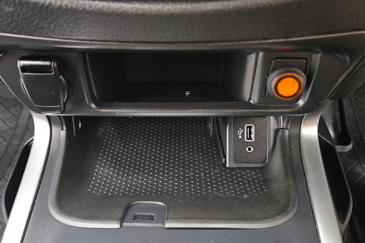 2022 Nissan Navara SL D23 Rear Wheel Drive