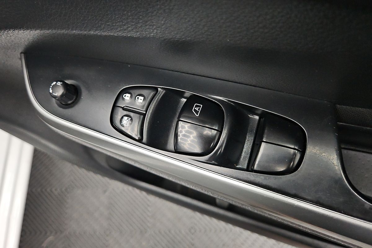 2022 Nissan Navara SL D23 Rear Wheel Drive