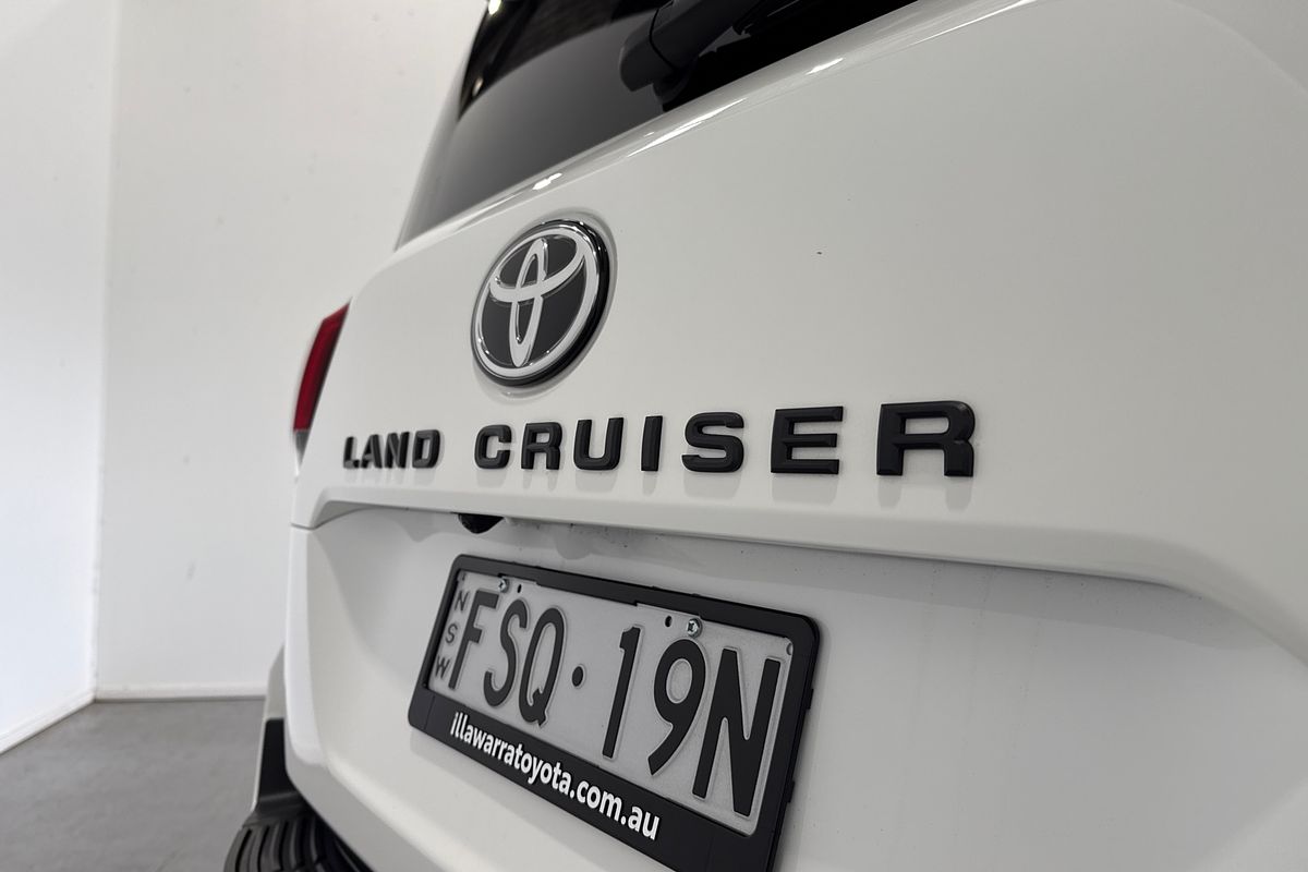 2025 Toyota Landcruiser GR Sport FJA300R