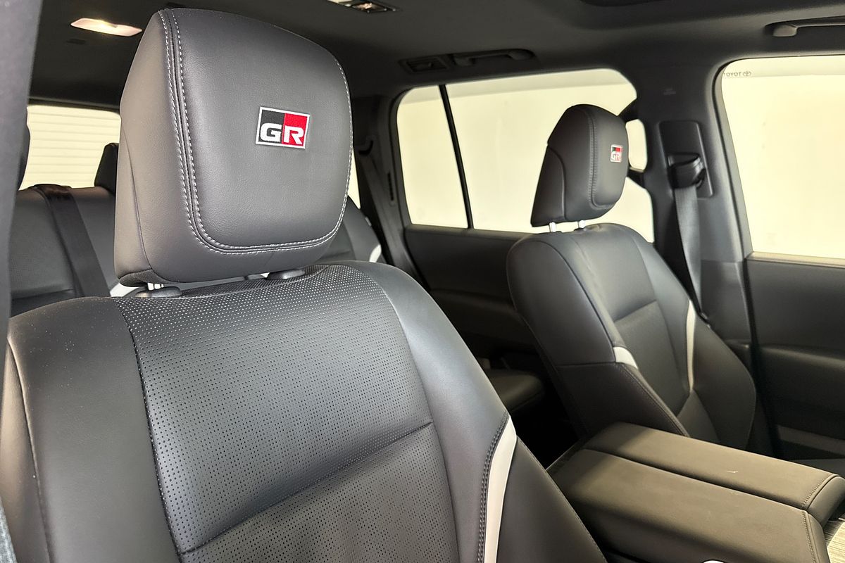 2025 Toyota Landcruiser GR Sport FJA300R