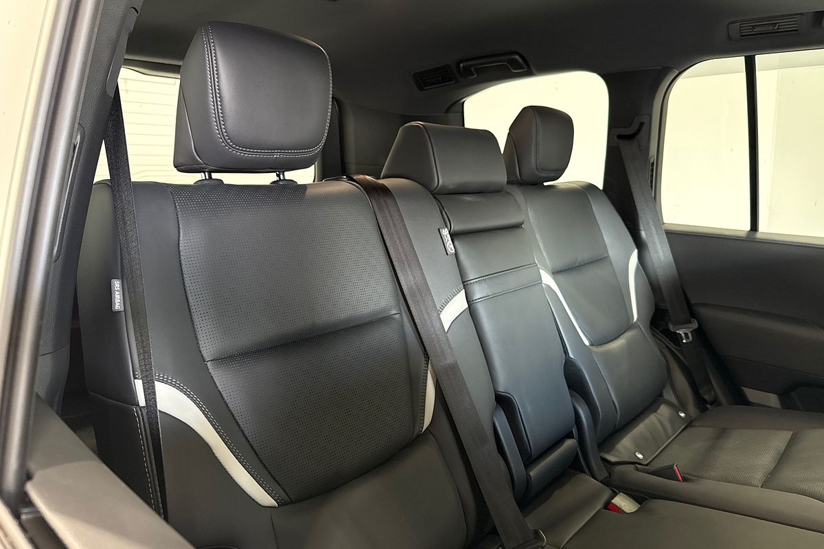 2025 Toyota Landcruiser GR Sport FJA300R