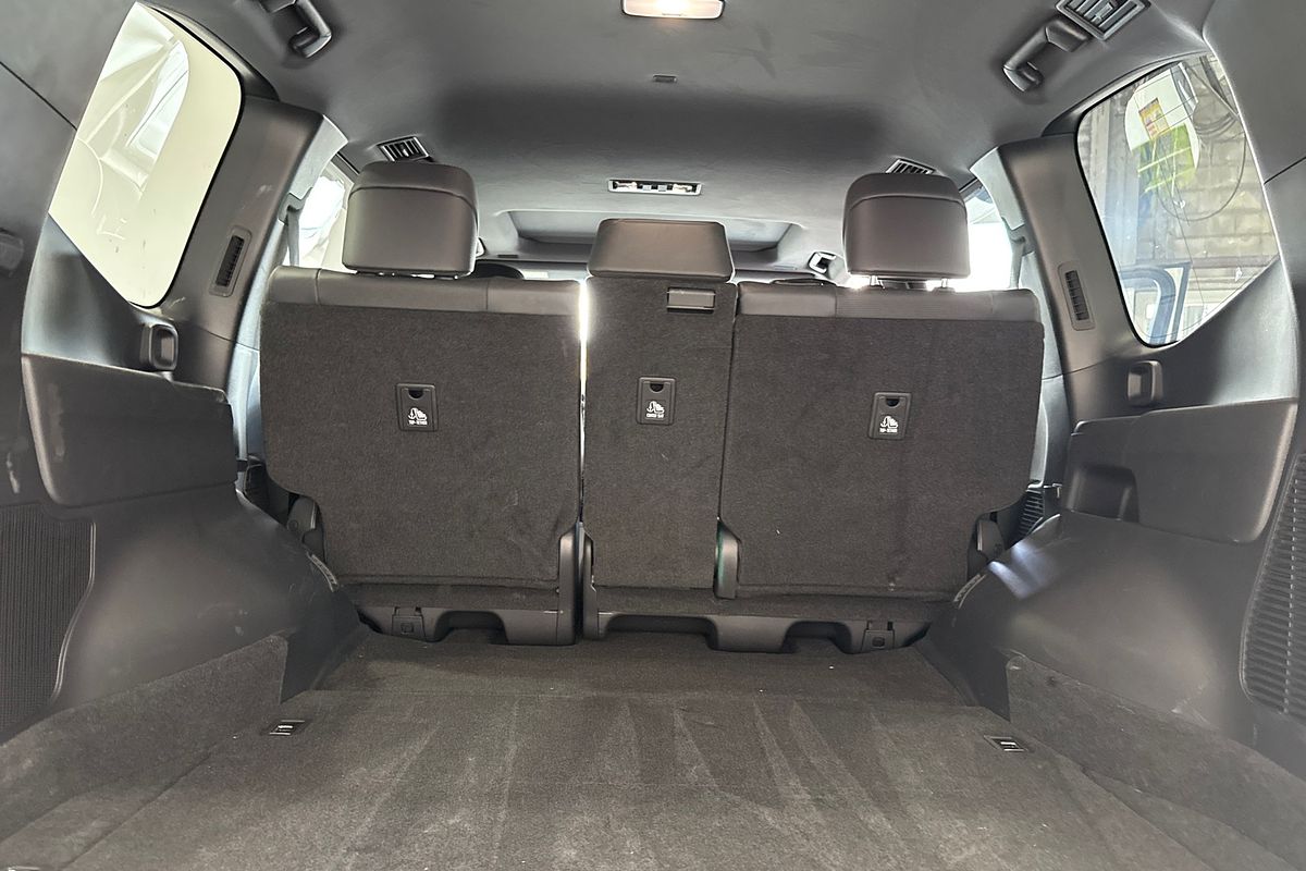 2025 Toyota Landcruiser GR Sport FJA300R