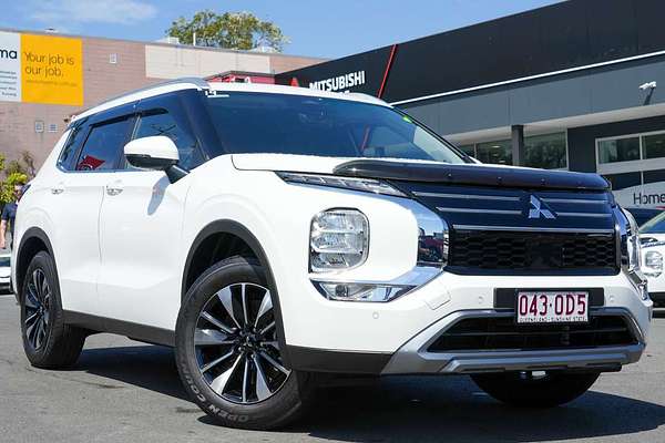 2025 Mitsubishi Outlander LS ZM