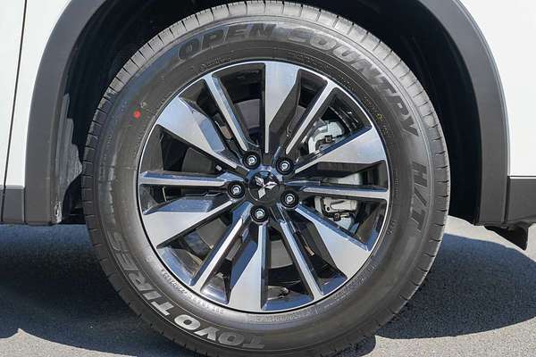 2025 Mitsubishi Outlander LS ZM