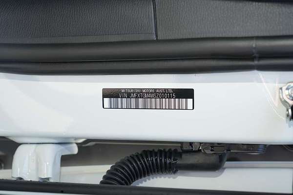 2025 Mitsubishi Outlander LS ZM