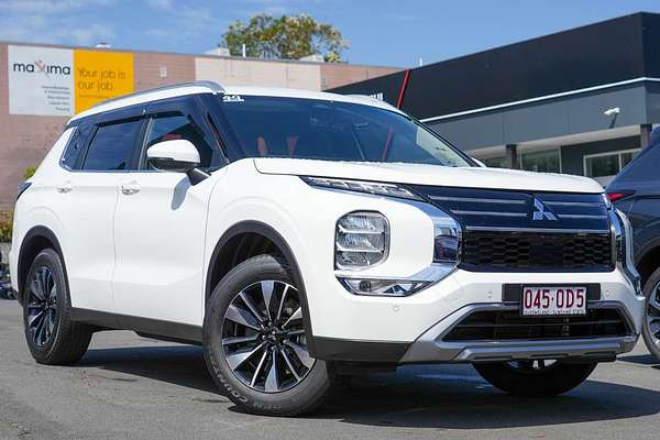 2025 Mitsubishi Outlander LS ZM