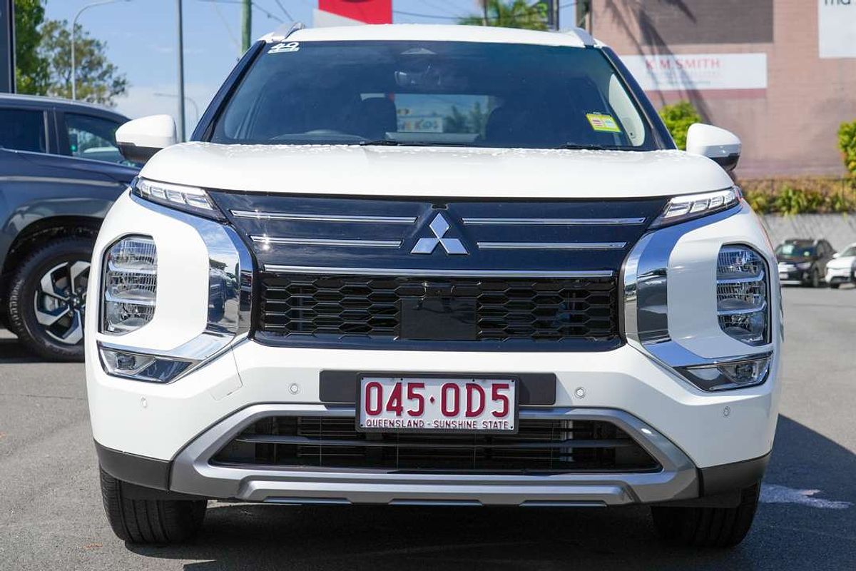 2025 Mitsubishi Outlander LS ZM