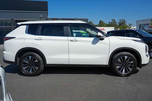 2025 Mitsubishi Outlander LS ZM