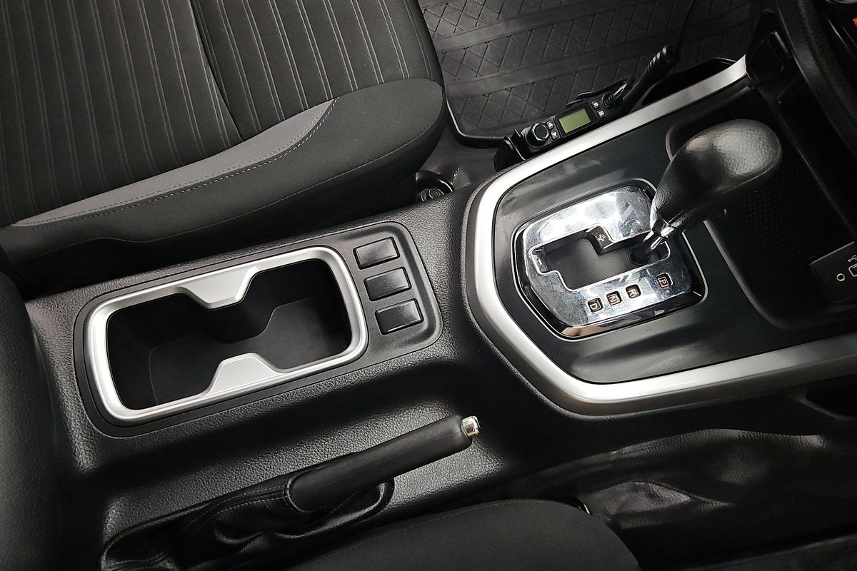 2022 Nissan Navara SL D23 Rear Wheel Drive