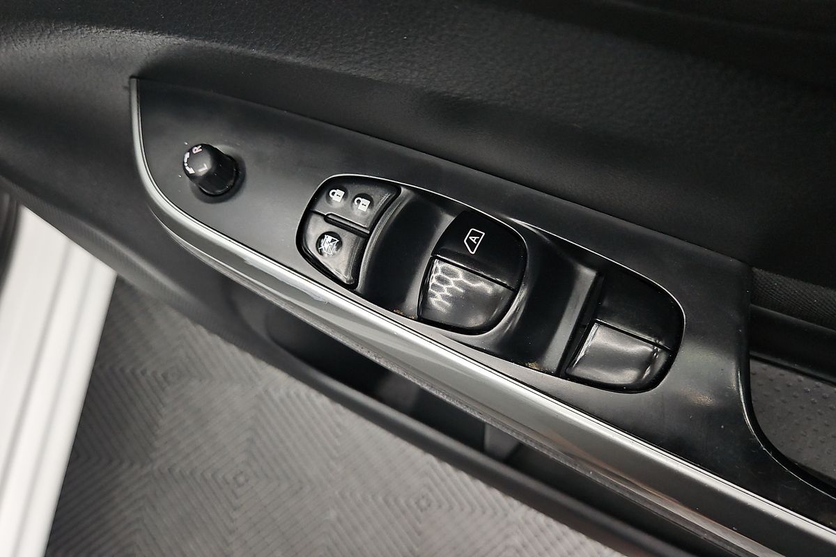 2022 Nissan Navara SL D23 Rear Wheel Drive