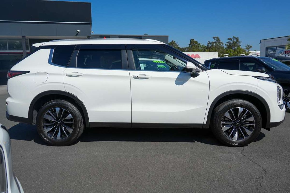 2025 Mitsubishi Outlander LS ZM