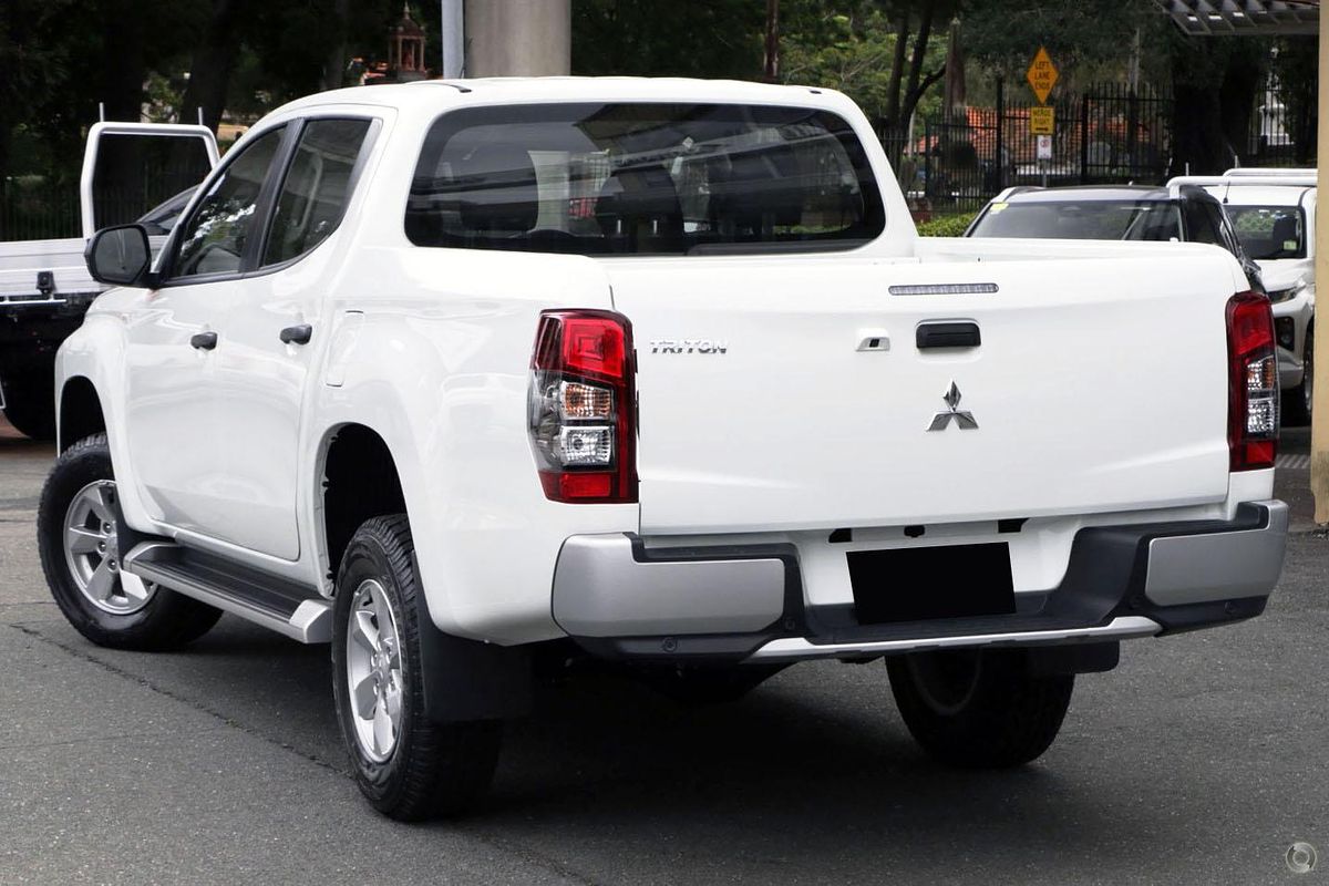 2022 Mitsubishi Triton GLX+ MR 4X4