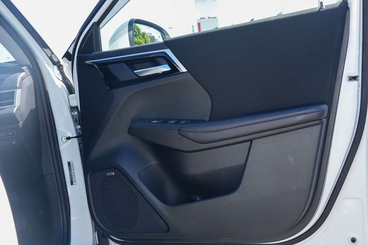 2025 Mitsubishi Outlander LS ZM