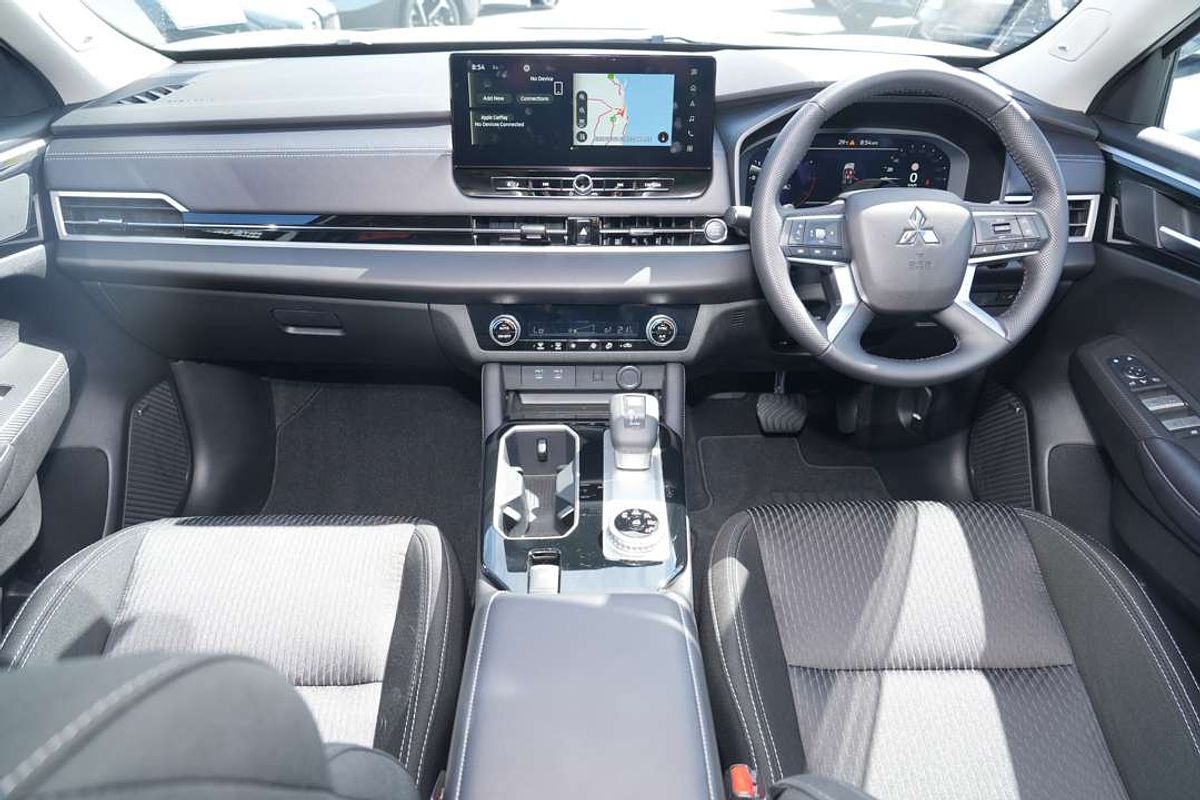 2025 Mitsubishi Outlander LS ZM