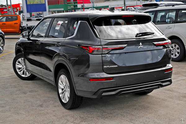 2025 Mitsubishi Outlander ES ZM
