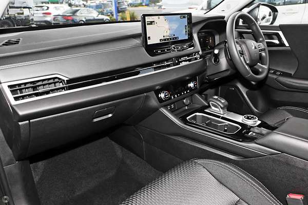 2025 Mitsubishi Outlander ES ZM