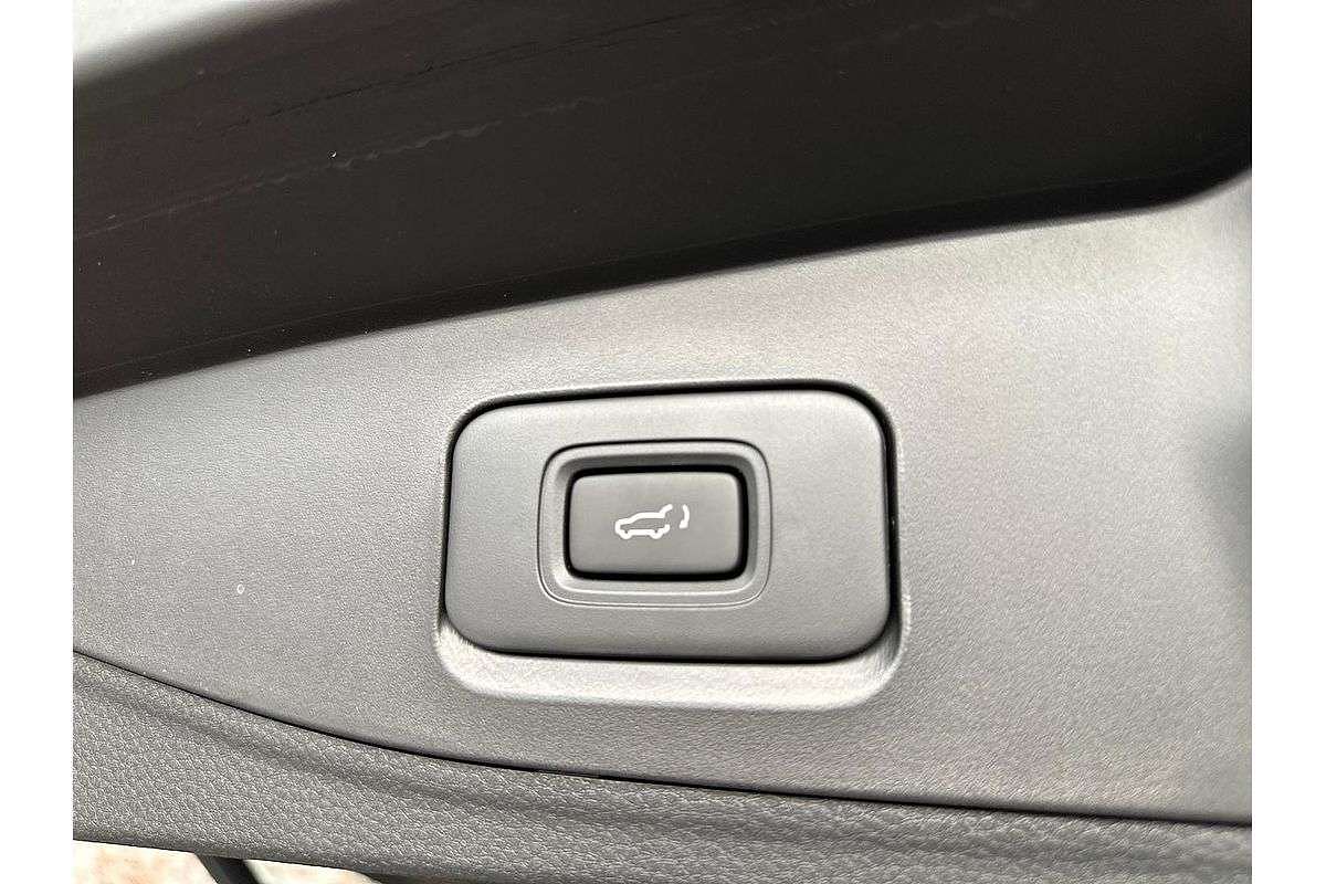 2025 Isuzu MU-X LS-U