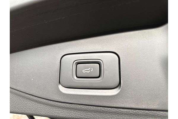 2025 Isuzu MU-X LS-U