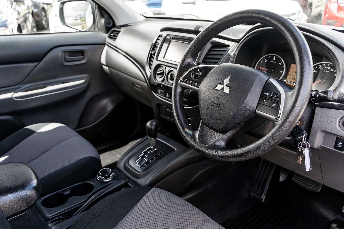 2017 Mitsubishi Triton GLX MQ 4X4