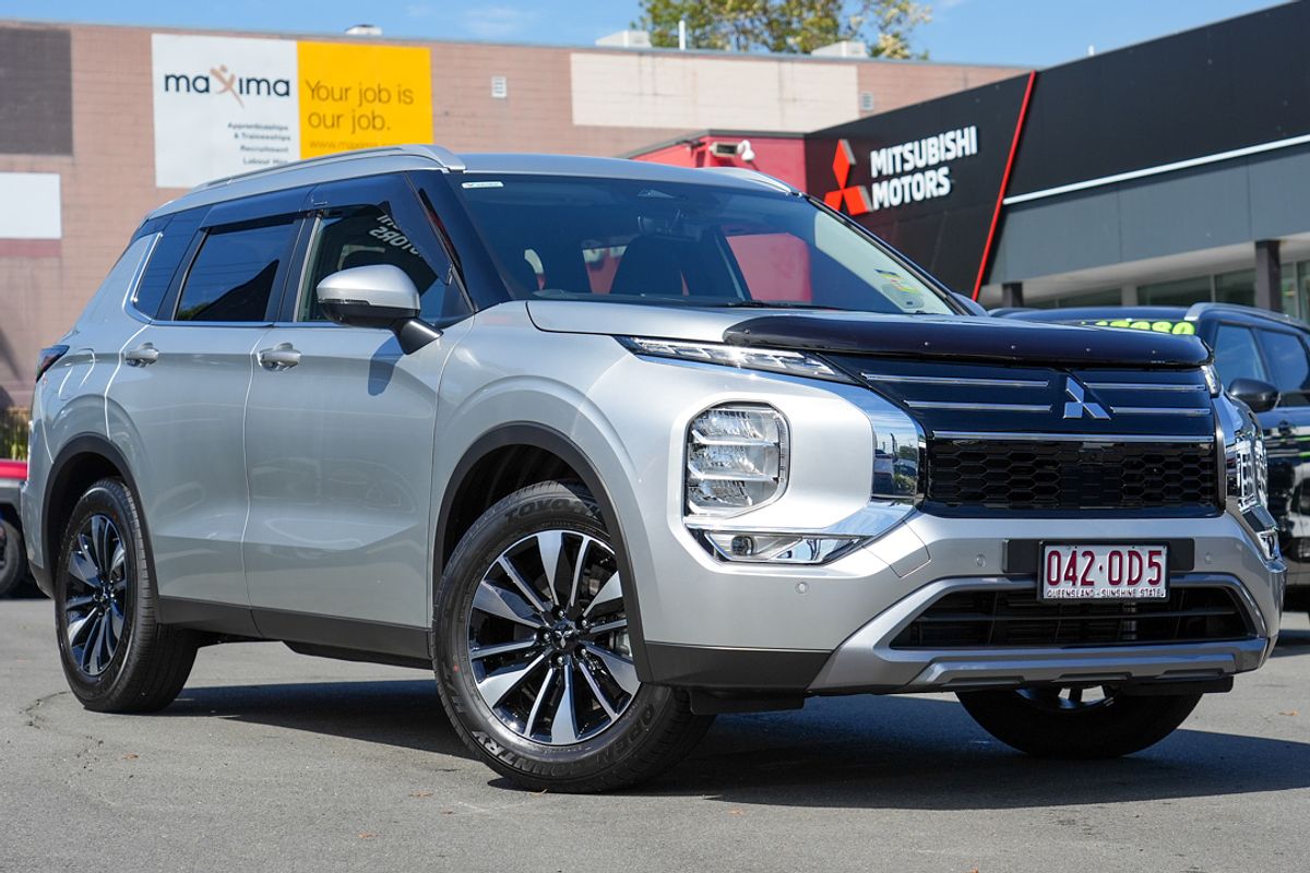 2025 Mitsubishi Outlander LS ZM