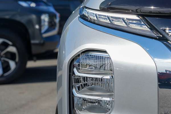 2025 Mitsubishi Outlander LS ZM