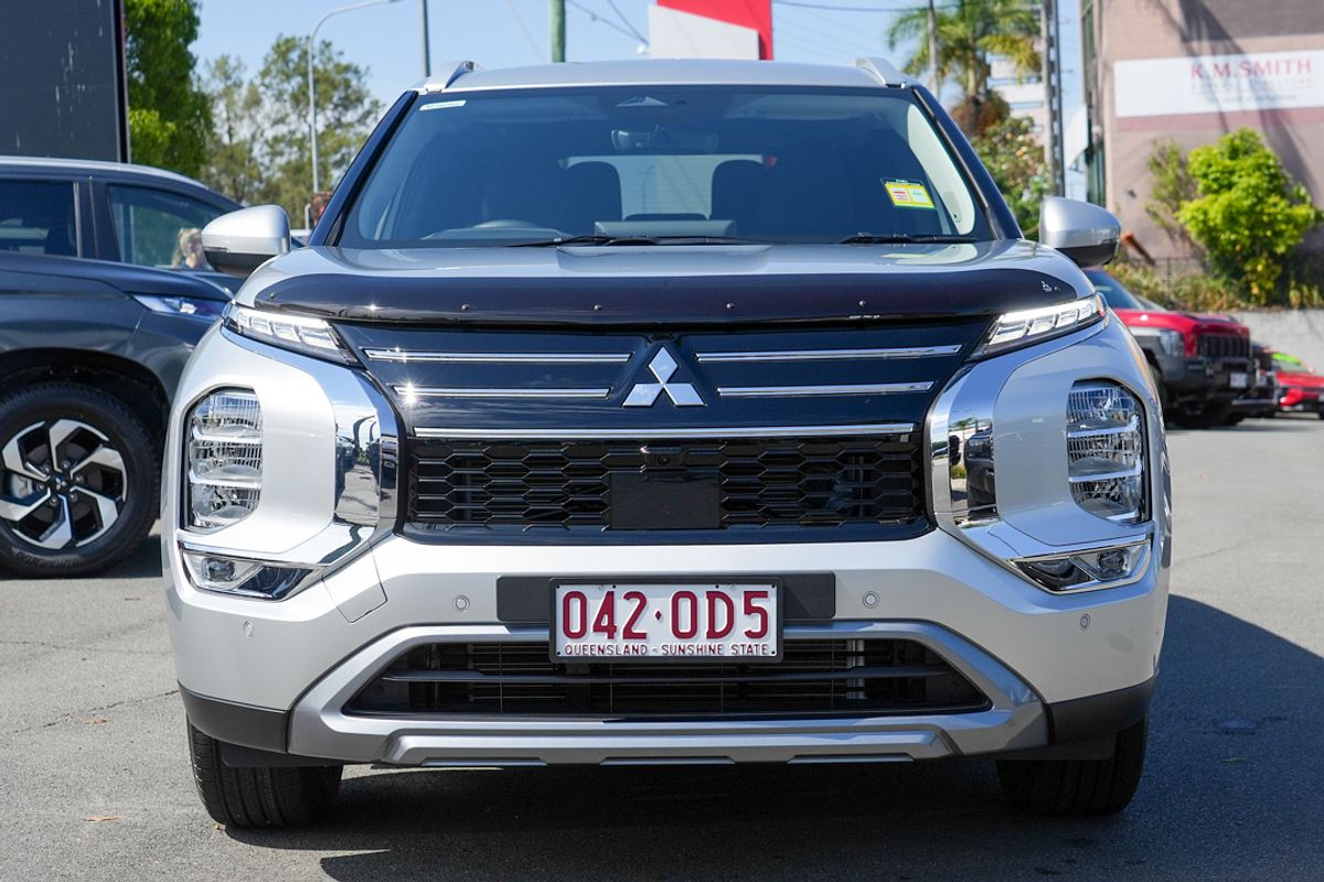 2025 Mitsubishi Outlander LS ZM