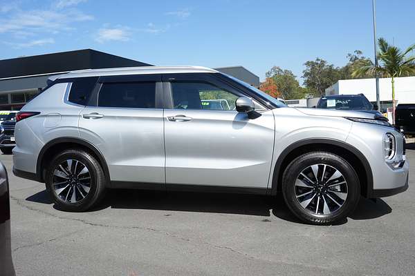 2025 Mitsubishi Outlander LS ZM