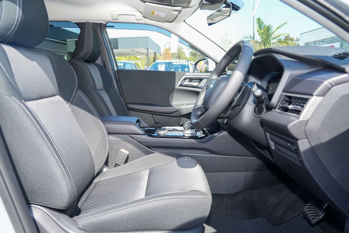 2025 Mitsubishi Outlander LS ZM