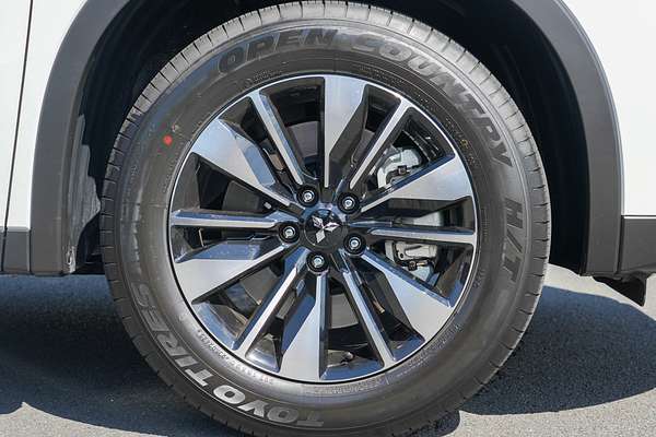 2025 Mitsubishi Outlander LS ZM