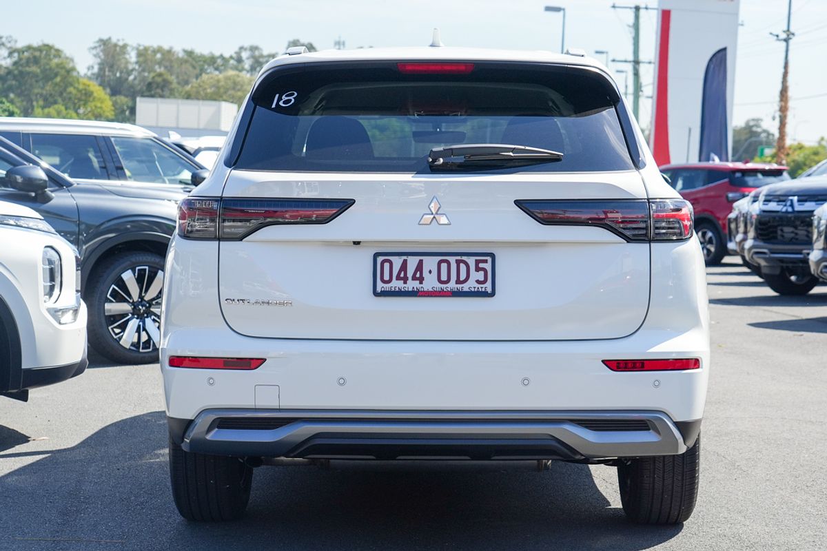 2025 Mitsubishi Outlander LS ZM