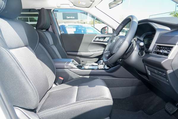 2025 Mitsubishi Outlander LS ZM