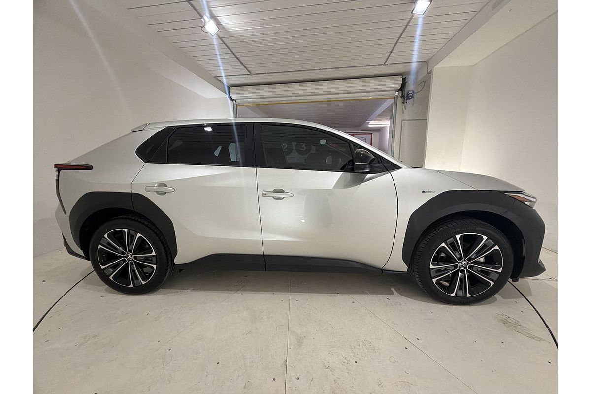 2023 Toyota bZ4X XEAM10R