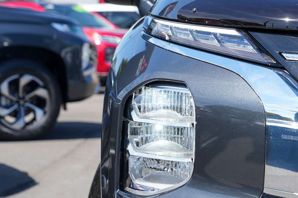 2025 Mitsubishi Outlander LS ZM