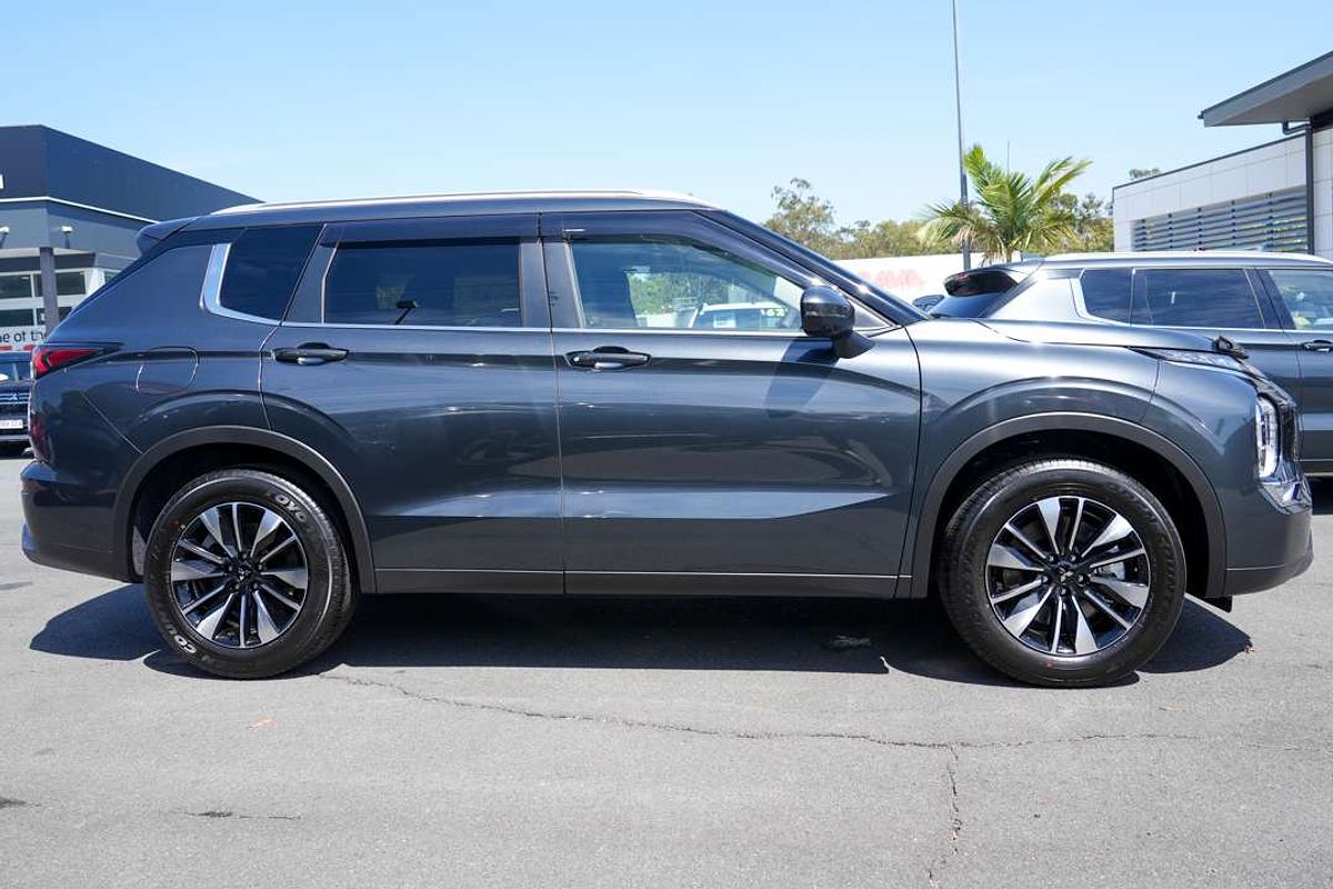 2025 Mitsubishi Outlander LS ZM