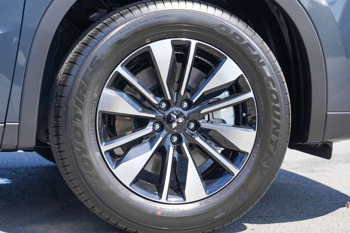 2025 Mitsubishi Outlander LS ZM