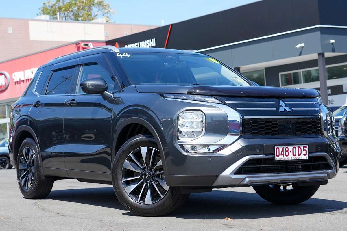 2025 Mitsubishi Outlander LS ZM