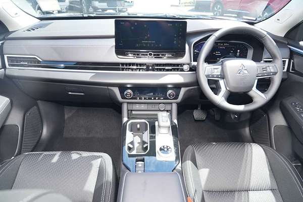 2025 Mitsubishi Outlander LS ZM